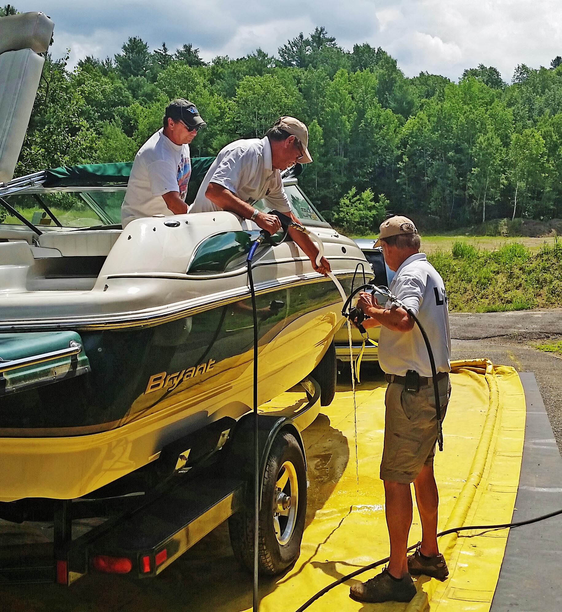 Conservation Group Urges Boaters To Use New Washing Station